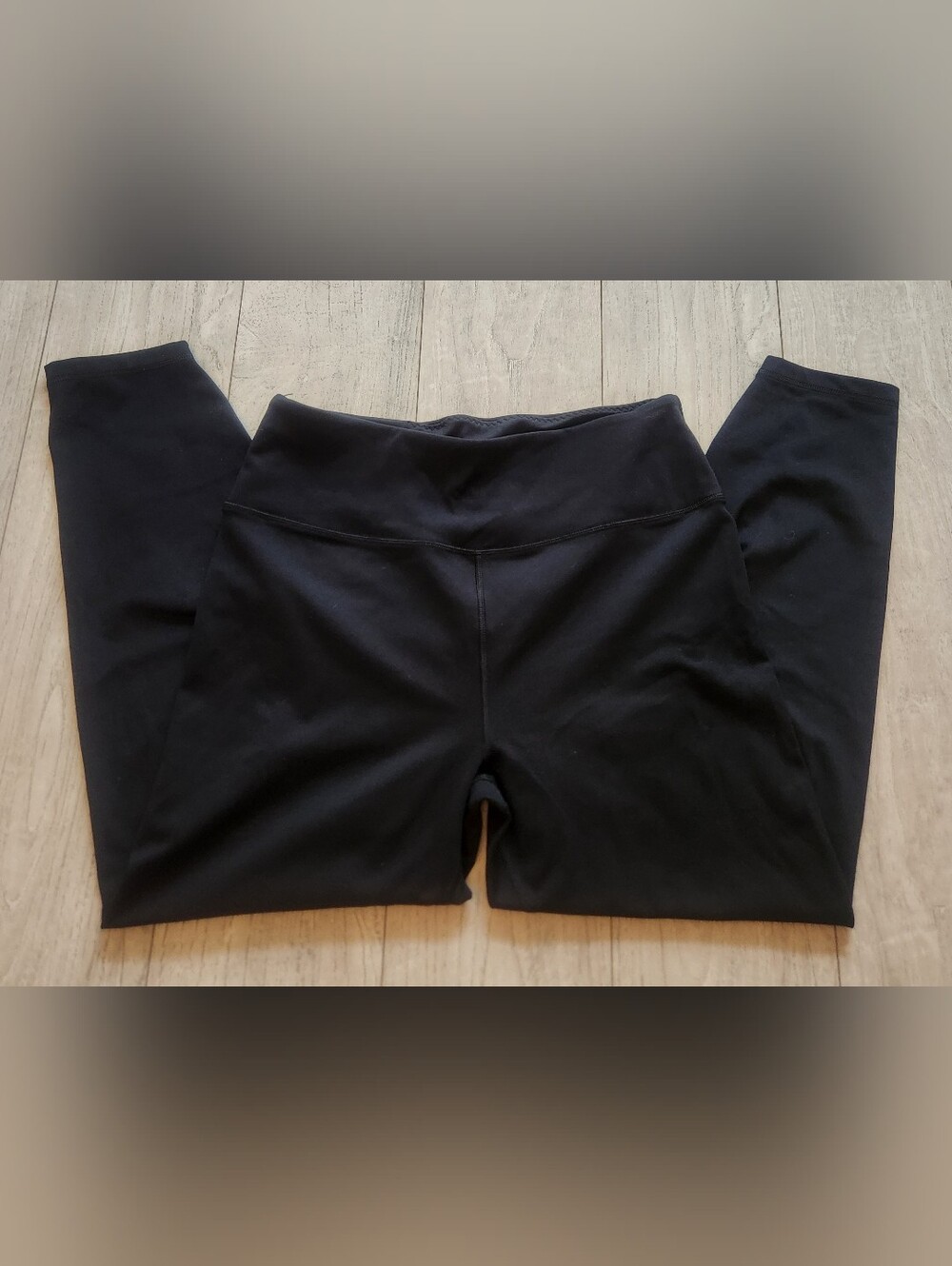 Victoria's Secret Knockout High Rise Heart Back Leggings Black L Short